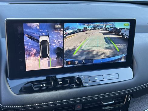 Certified 2025 Nissan Rogue Platinum w/ Tech Package image 16