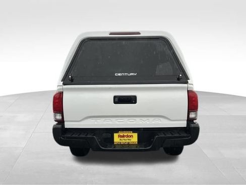 Used 2022 Toyota Tacoma SR image 7