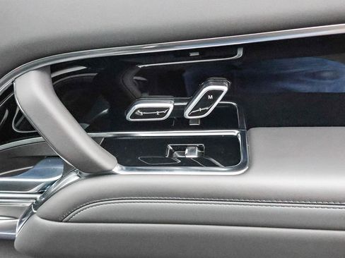 New 2025 Land Rover Range Rover SE image 19