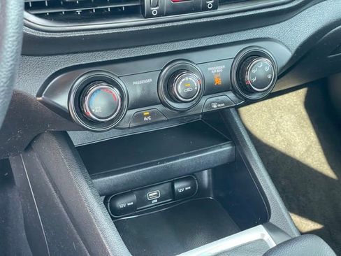 Used 2022 Kia Forte LXS FWD image 20