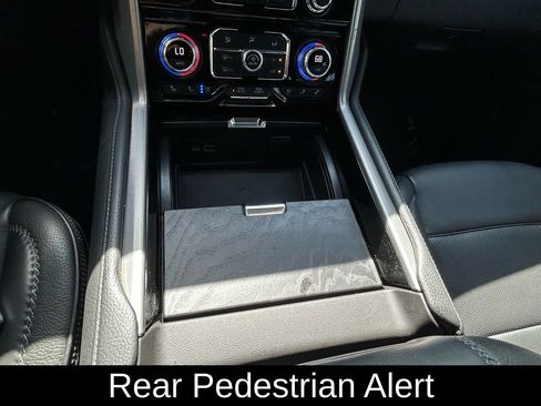 Used 2022 GMC Yukon Denali image 22