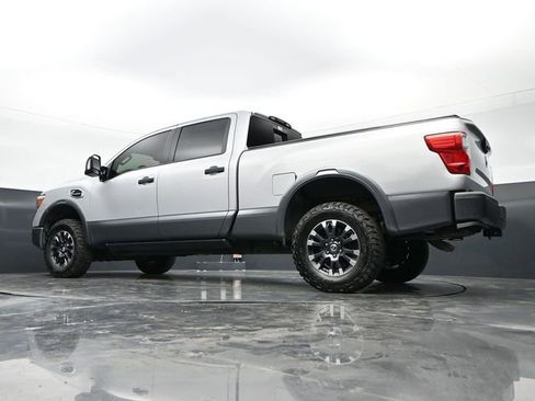 Used 2018 Nissan Titan PRO-4X w/ Pro-4x Convenience Package AWD/4WD image 43
