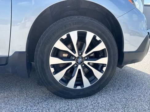Used 2017 Subaru Outback 2.5i Limited image 10