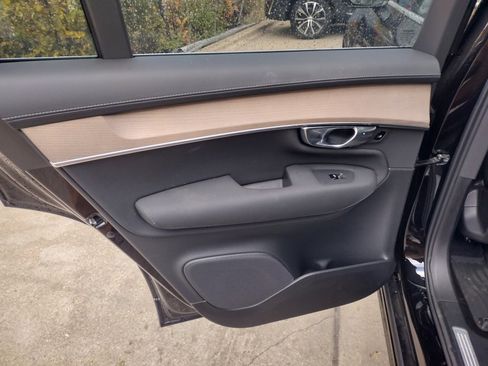 New 2026 Volvo XC90 B6 Plus w/ Protection Package Premier image 12