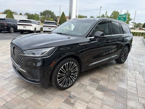 Certified 2025 Lincoln Aviator Black Label AWD/4WD image 6