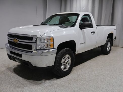 Used 2013 Chevrolet Silverado 2500 W/T w/ Snow Plow Prep Package AWD/4WD image 9