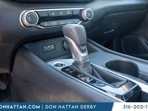 Used 2025 Nissan Altima 2.5 SV FWD image 12