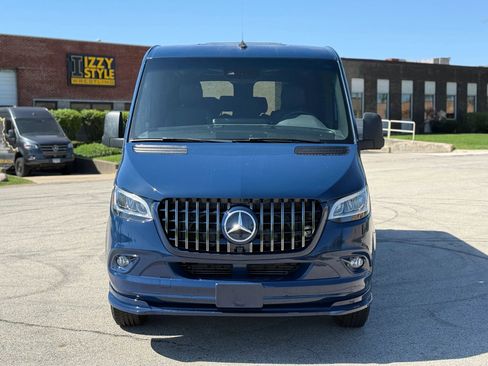 Used 2022 Mercedes-Benz Sprinter 2500 image 2