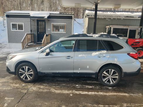 Used 2019 Subaru Outback 2.5i Limited image 3