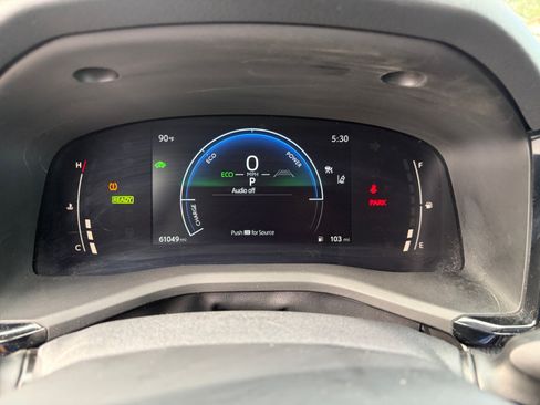Used 2025 Toyota Camry LE FWD image 13