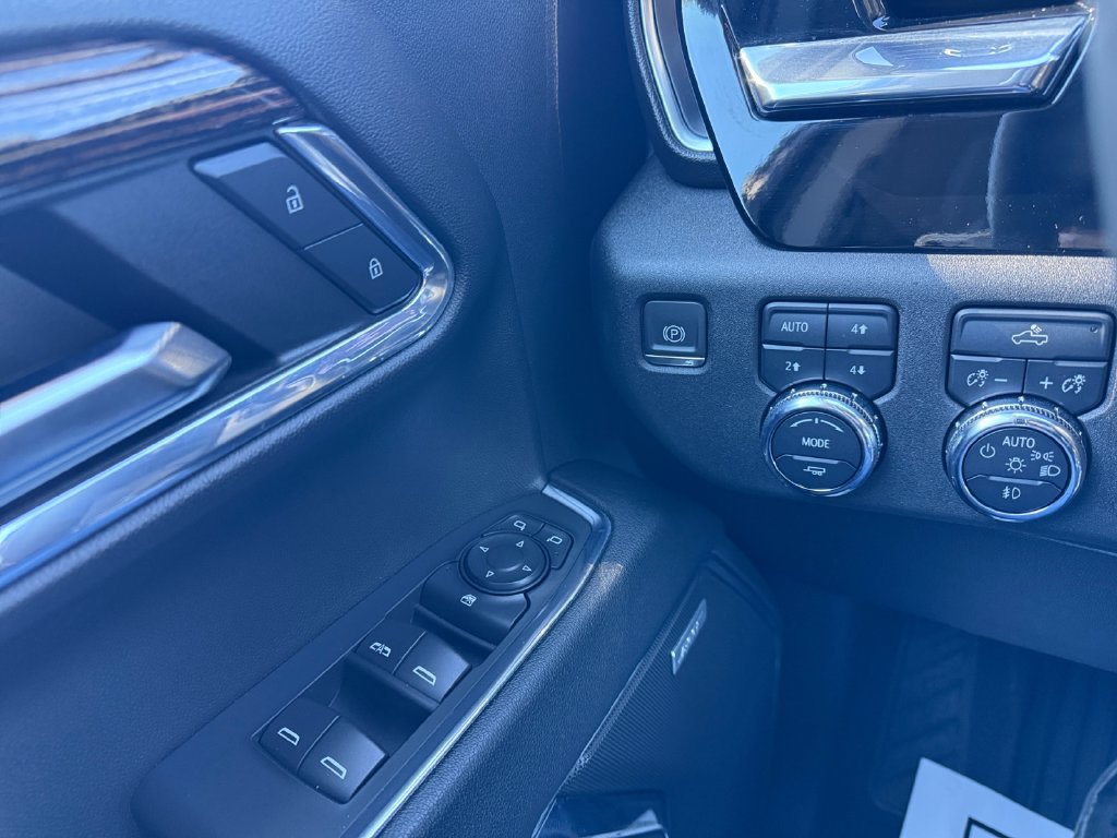 Used 2024 GMC Sierra 1500 Elevation w/ Preferred Package AWD/4WD image 19