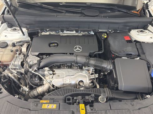 Used 2023 Mercedes-Benz GLB 250 image 33