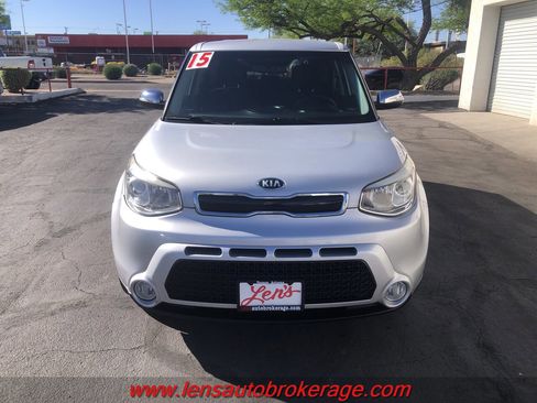 Used 2015 Kia Soul ! image 2