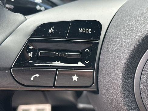 Certified 2025 Hyundai Elantra Sport image 22