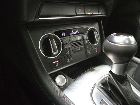 Used 2018 Audi Q3 2.0T Premium w/ Convenience Package image 32