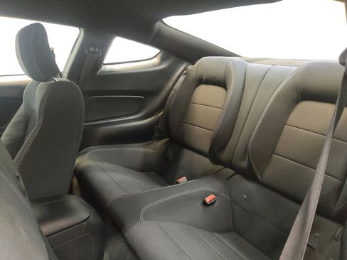 Used 2017 Ford Mustang Coupe RWD image 18
