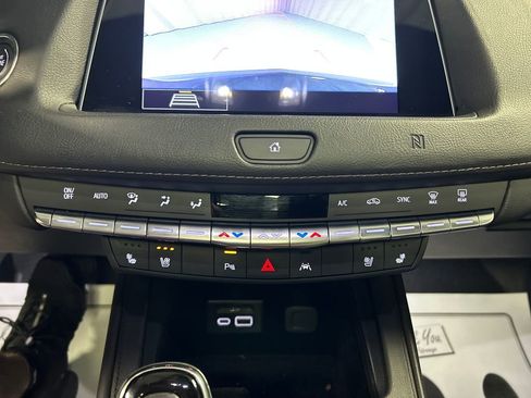 Used 2020 Cadillac XT4 Premium Luxury AWD/4WD image 17
