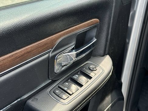 Used 2017 RAM 1500 Laramie w/ Convenience Group AWD/4WD image 12
