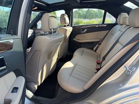 Used 2010 Mercedes-Benz E 550 4MATIC Sedan image 11