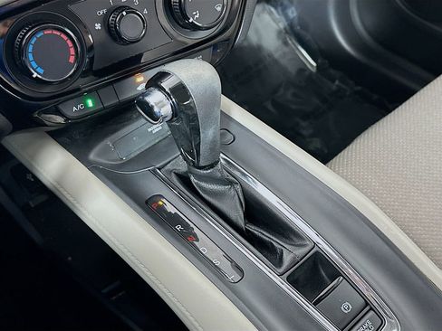 Used 2018 Honda HR-V LX image 19