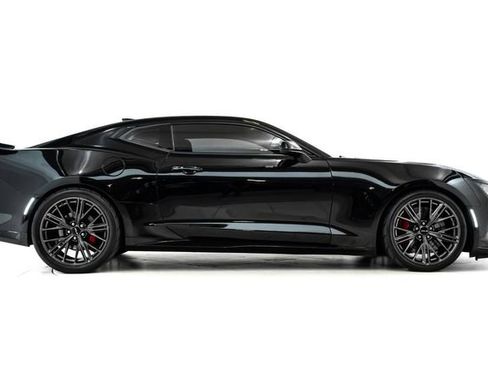 Used 2017 Chevrolet Camaro ZL1 RWD image 5