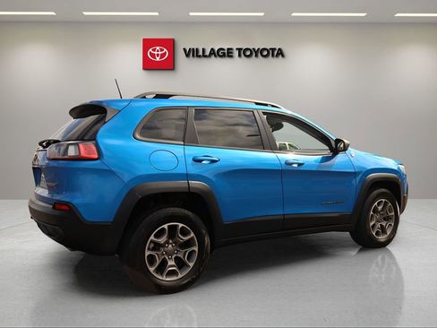 Used 2020 Jeep Cherokee Trailhawk AWD/4WD image 5