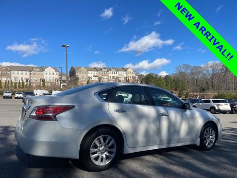 Used 2014 Nissan Altima 2.5 S w/ Display Audio Package image 4