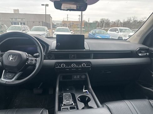 Used 2023 Honda Pilot Elite image 10