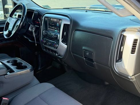 Used 2018 GMC Sierra 2500 SLE w/ SLE Preferred Package AWD/4WD image 27