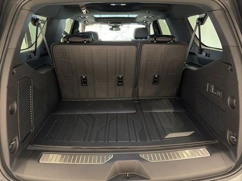 New 2026 Chevrolet Suburban Premier image 14