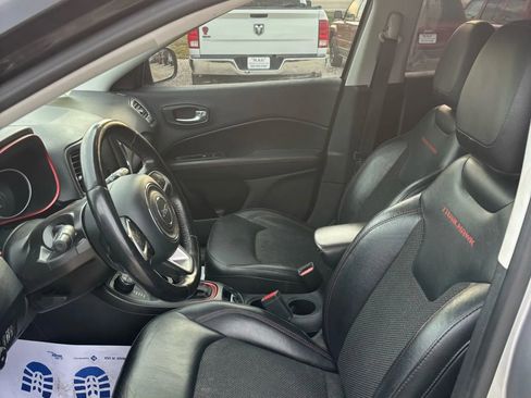Used 2019 Jeep Compass Trailhawk AWD/4WD image 11