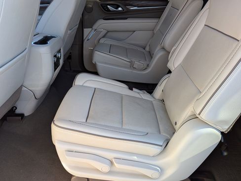 Used 2021 GMC Yukon XL Denali image 37