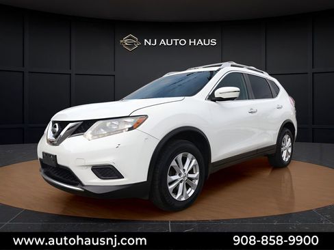 Used 2015 Nissan Rogue SV w/ SV Premium Package image 4