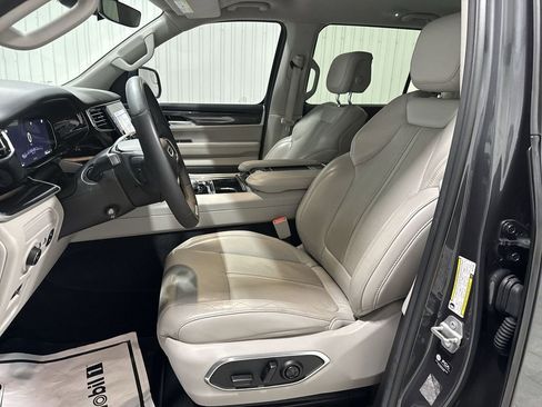 Used 2022 Jeep Wagoneer Series I image 20