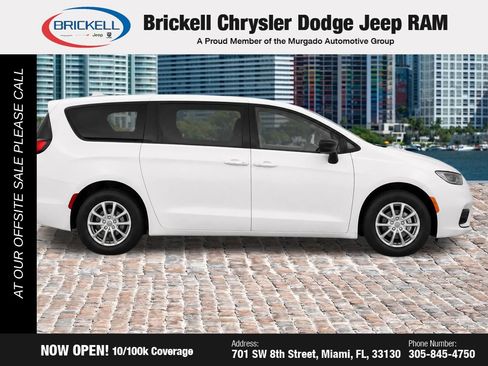 Used 2021 Chrysler Voyager Lxi FWD image 5