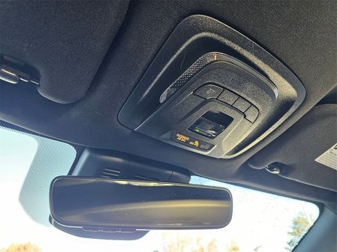 Used 2023 Toyota Crown XLE image 27