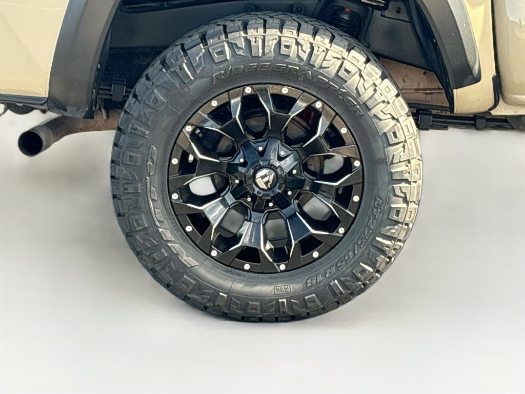 Used 2017 Toyota Tacoma TRD Off-Road w/ Tow Package (A/T) AWD/4WD image 32