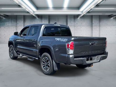 Used 2022 Toyota Tacoma TRD Sport w/ Technology Package AWD/4WD image 6