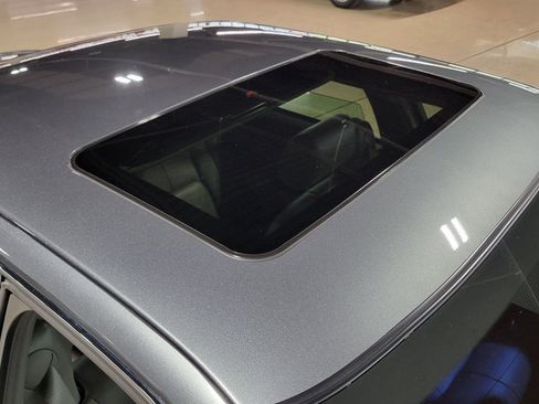Used 2004 Cadillac Seville SLS w/ Preferred Equipment Group FWD image 10