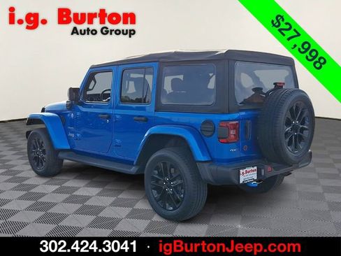 Used 2023 Jeep Wrangler Unlimited Sahara w/ Cold Weather Group AWD/4WD image 4