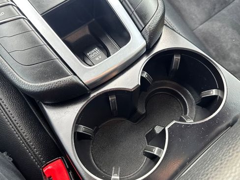 Used 2019 Porsche Macan image 28