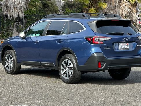 Used 2022 Subaru Outback Premium image 5