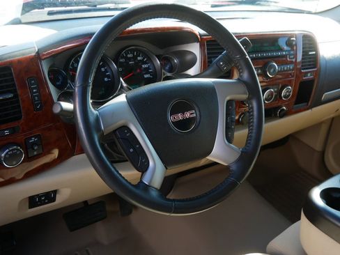 Used 2010 GMC Sierra 1500 SLE w/ SLE Preferred Package image 18