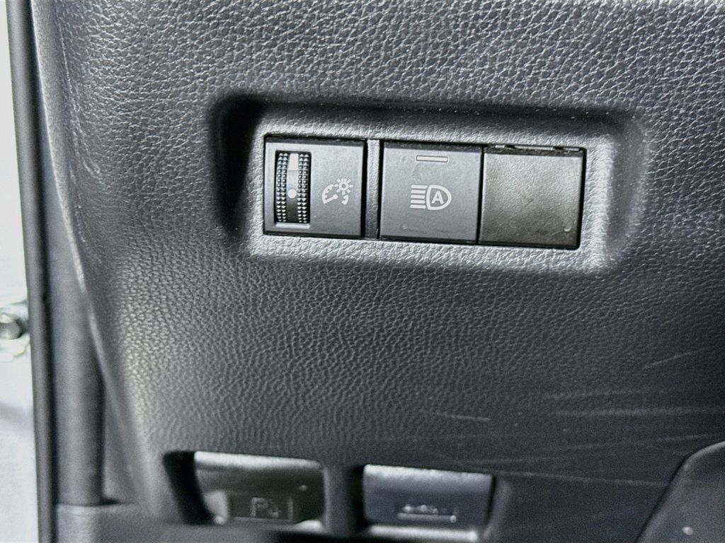 Certified 2025 Toyota RAV4 LE AWD/4WD image 19