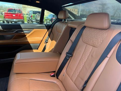 Used 2017 BMW 750i xDrive 750i xDrive image 15