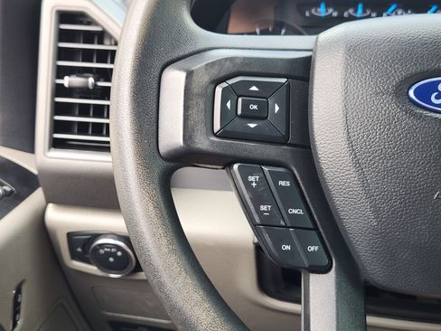 Used 2022 Ford F250 XL w/ Power Equipment Group image 28