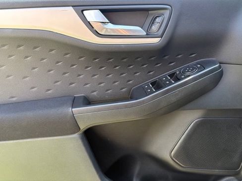 Used 2020 Ford Escape SE FWD image 22