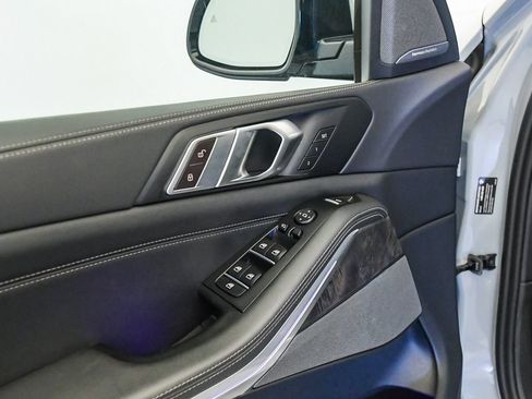 Used 2024 BMW X5 sDrive40i w/ M Sport Package RWD image 24