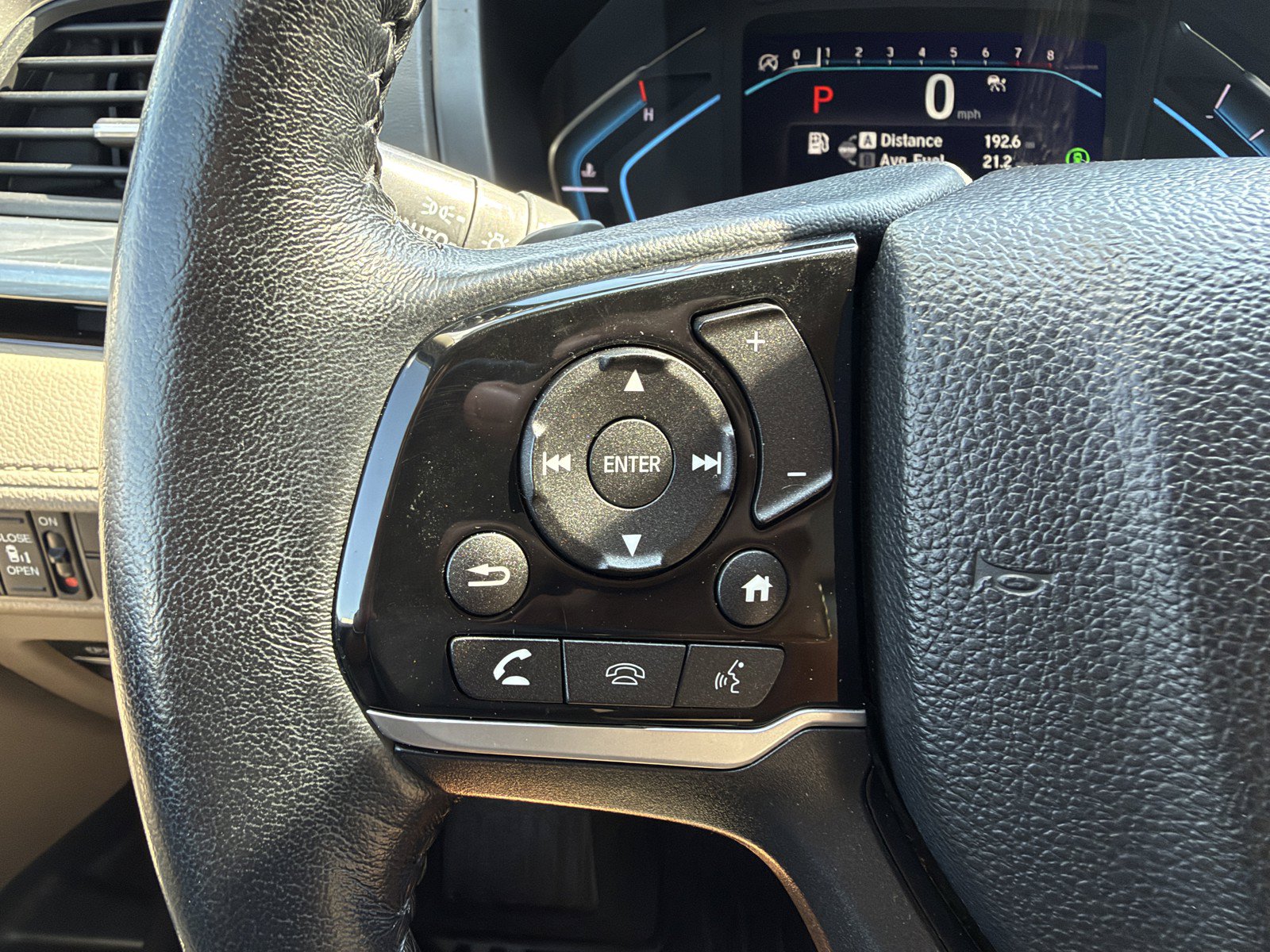 Used 2022 Honda Odyssey Elite image 32