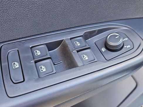 New 2026 Volkswagen Taos SEL AWD/4WD image 17
